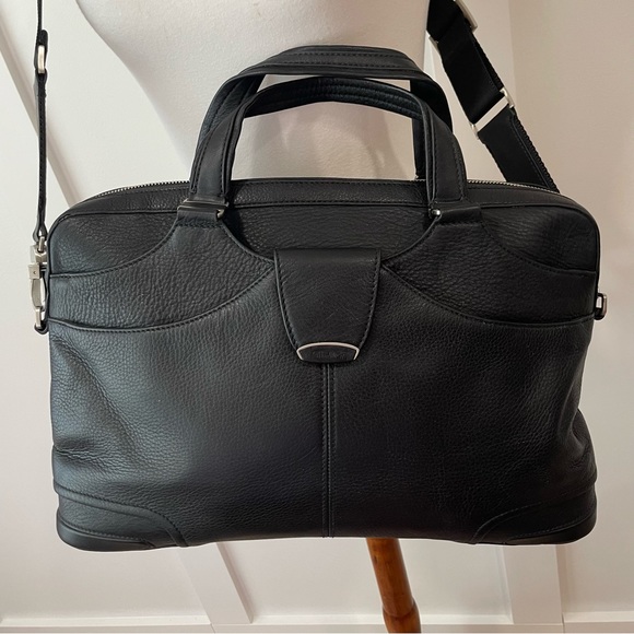 Tumi Handbags - TUMI black leather satchel cross bag briefcase large